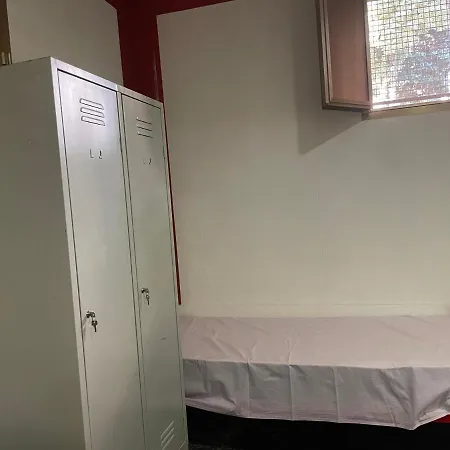 Hostal Garbatella ホステル