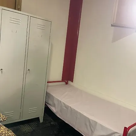 Hostal Garbatella Hostel *